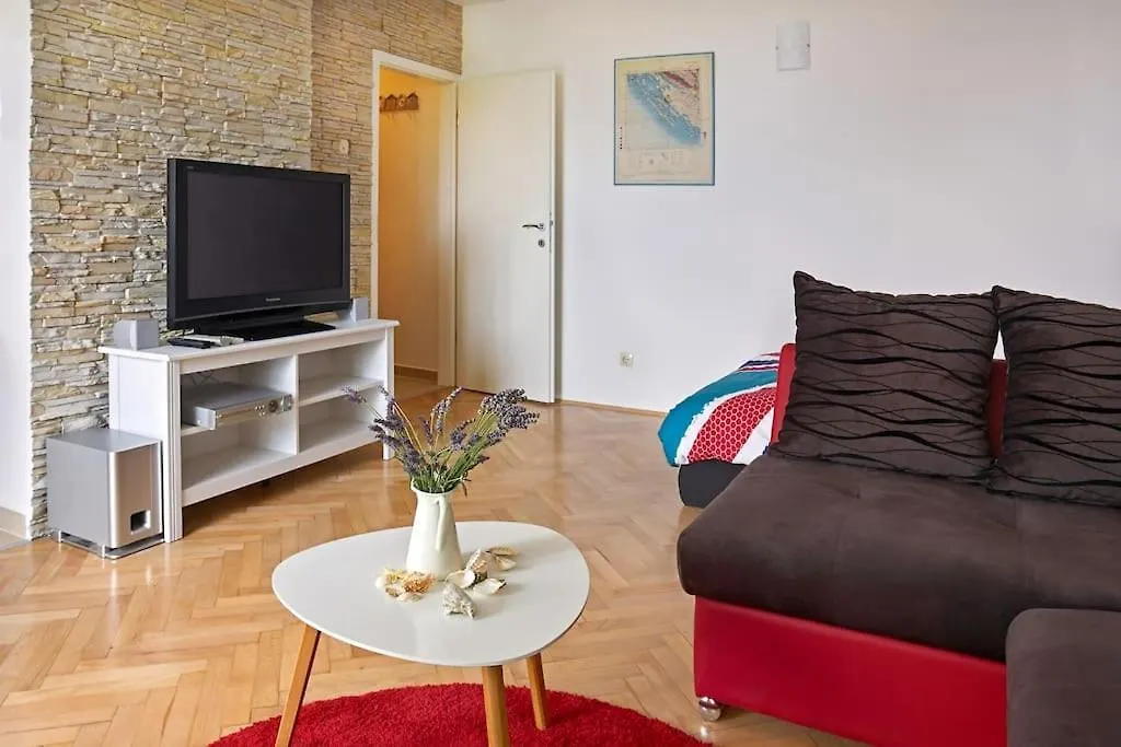 Studio Apartment One Sun Lovran 0*,  Croatia